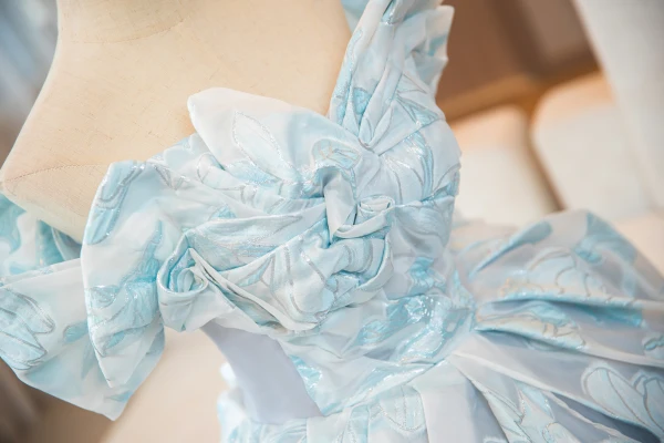 Elegante Himmelblau Drucken Glanz Ballkleider 2024 Ballkleid Off Shoulder Kurze Ärmel Rückenfreies Lange Ball Festliche Kleider