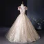 Charmant Bling Bling Gold Applikationen Perlenstickerei Perle Pailletten Spitze Blumen Ballkleider 2024 Ballkleid Rundhalsausschnitt Kurze Ärmel Rückenfreies