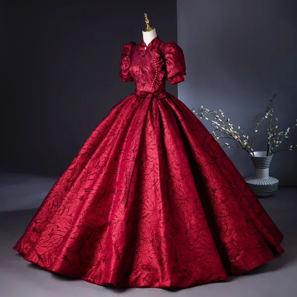 Vintage Burgunderrot Drucken Ballkleider 2024 Ballkleid Stehkragen Geschwollenes Kurze Ärmel Schleife Rückenfreies Lange Ball Festliche Kleider