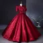 Vintage Burgunderrot Drucken Ballkleider 2024 Ballkleid Stehkragen Geschwollenes Kurze Ärmel Schleife Rückenfreies Lange Ball Festliche Kleider