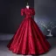 Vintage Burgunderrot Drucken Ballkleider 2024 Ballkleid Stehkragen Geschwollenes Kurze Ärmel Schleife Rückenfreies Lange Ball Festliche Kleider
