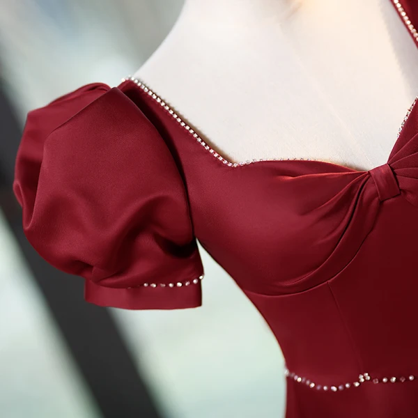 Elegant Burgundy Satin Prom Dresses 2023 A-Line / Princess Rhinestone Square Neckline Bow Puffy Short Sleeve Backless Floor-Length / Long Prom Formal Dresses