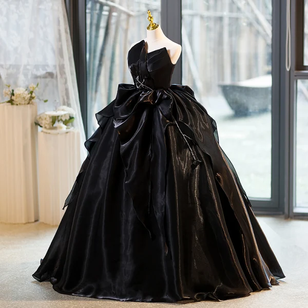 Charming Black Satin Cascading Ruffles Prom Dresses 2023 Ball Gown Strapless Sleeveless Backless Floor-Length / Long Prom Formal Dresses