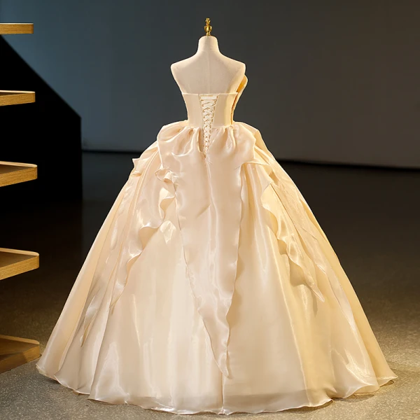 Mode Champagner Perlenstickerei Fallende Rüsche Ballkleider 2023 Ballkleid Organza Bandeau Ärmellos Rückenfreies Lange Ball Festliche Kleider