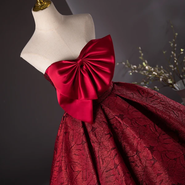 Elegant Burgundy Prom Dresses 2024 Ball Gown Strapless Bow Sleeveless Backless Floor-Length / Long Formal Dresses