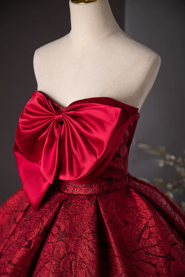 Elegant Burgundy Prom Dresses 2024 Ball Gown Strapless Bow Sleeveless Backless Floor-Length / Long Formal Dresses