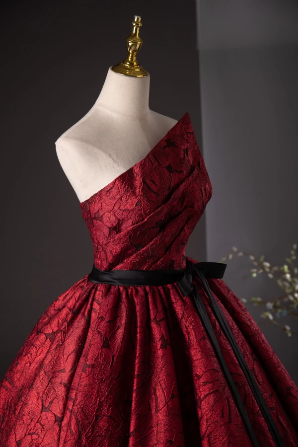 Chic / Beautiful Burgundy Prom Dresses Ball Gown 2024 Strapless Sleeveless Backless Bow Sash Floor-Length / Long Prom Formal Dresses