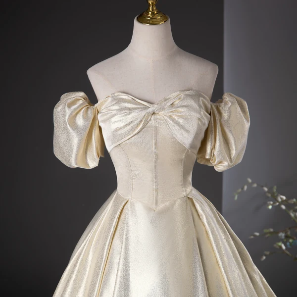 Élégant Doré Robe De Bal 2024 Robe Boule De l'épaule Gonflée Manches Courtes Dos Nu Longue Promo Robe De Ceremonie