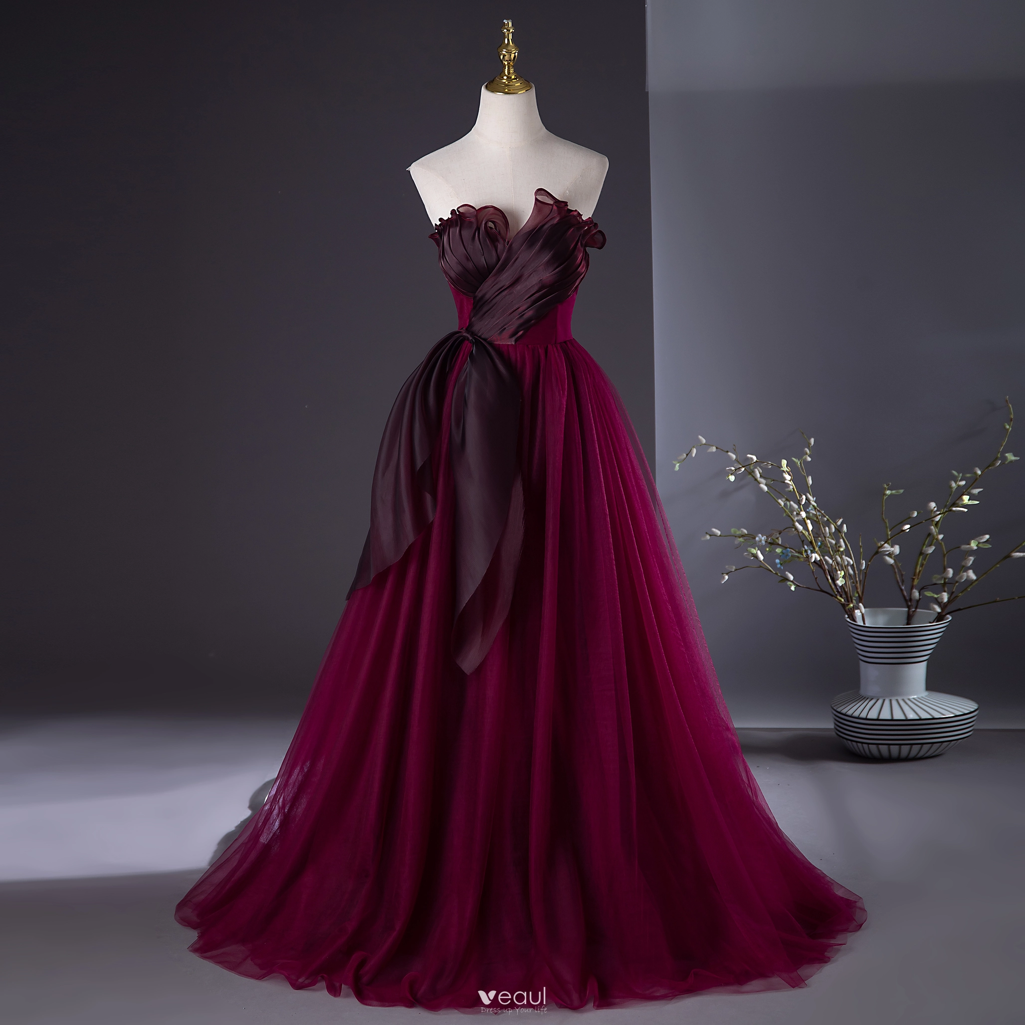 Chic / Beautiful Burgundy Prom Dresses 2024 Ball Gown Strapless Sleeveless  Backless Floor-Length / Long Prom Formal Dresses