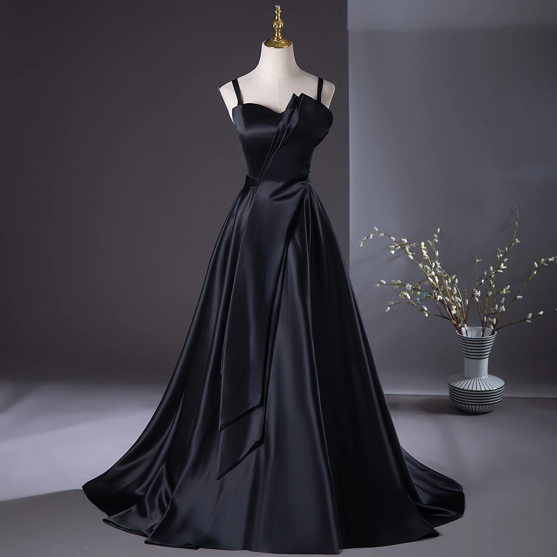 Elegant Black Prom Dresses 2024 A Line Princess Spaghetti Straps Sleeveless  Backless Floor Length Long Prom Formal Dresses