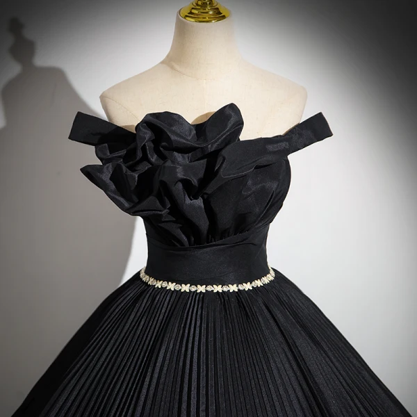 Fashion Black Pleated Rhinestone Prom Dresses 2024 Ball Gown Ruffle Off-The-Shoulder Sleeveless Backless Floor-Length / Long Prom Formal Dresses