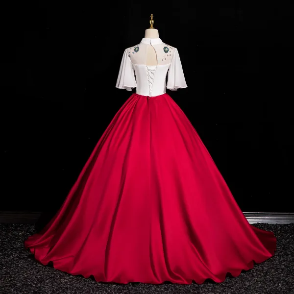 Elegant Burgundy Satin Beading Sequins Prom Dresses 2024 Ball Gown High Neck Short Sleeve Backless Floor-Length / Long Prom Formal Dresses