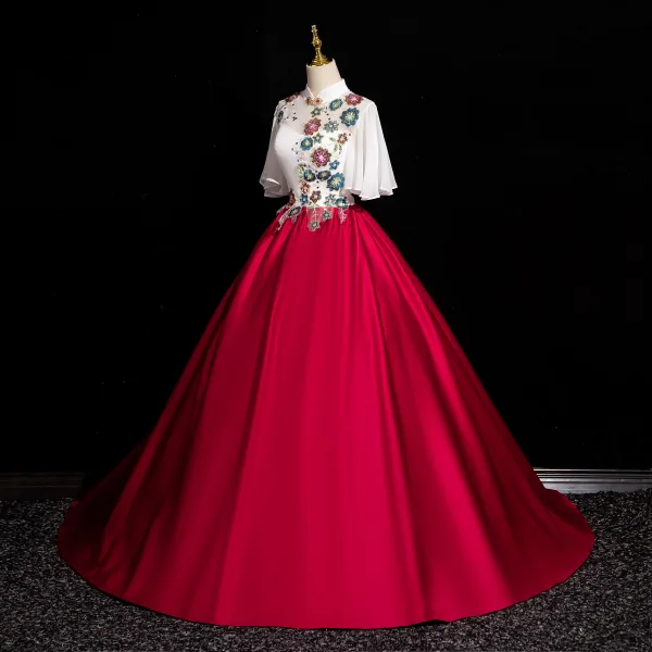 Elegant Burgundy Satin Beading Sequins Prom Dresses 2024 Ball Gown High Neck Short Sleeve Backless Floor-Length / Long Prom Formal Dresses