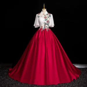 Élégant Bordeaux Satin Perlage Paillettes Robe De Bal 2024 Robe Boule Col Haut Manches Courtes Dos Nu Longue Promo Robe De Ceremonie