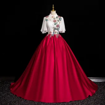 Élégant Bordeaux Satin Perlage Paillettes Robe De Bal 2024 Robe Boule Col Haut Manches Courtes Dos Nu Longue Promo Robe De Ceremonie