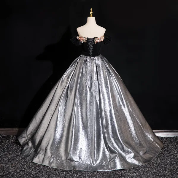 Vintage / Retro Silver Pearl Appliques Prom Dresses 2024 Ball Gown Strapless Sleeveless Backless Floor-Length / Long Prom Formal Dresses