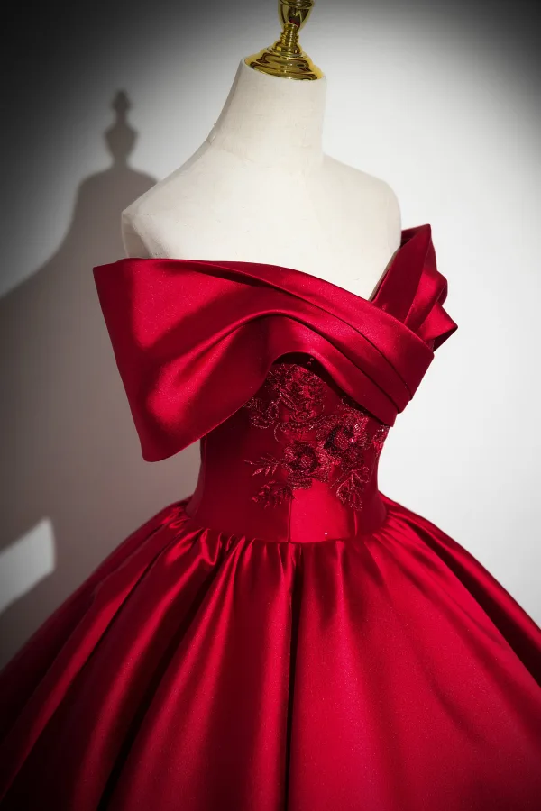 Elegant Red Satin Lace Flower Prom Dresses 2024 Ball Gown Off-The-Shoulder Short Sleeve Backless Floor-Length / Long Prom Formal Dresses