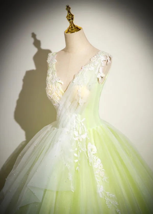 Chic / Beautiful Sage Green Beading Lace Flower Prom Dresses 2024 Ball Gown V-Neck Sleeveless Backless Floor-Length / Long Prom Formal Dresses