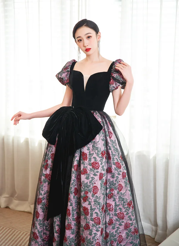 Élégant Noire Impression Robe De Bal 2023 Princesse Bretelles Spaghetti Manches Courtes Dos Nu Noeud Longue Promo Robe De Ceremonie