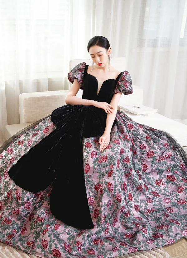 Élégant Noire Impression Robe De Bal 2023 Princesse Bretelles Spaghetti Manches Courtes Dos Nu Noeud Longue Promo Robe De Ceremonie