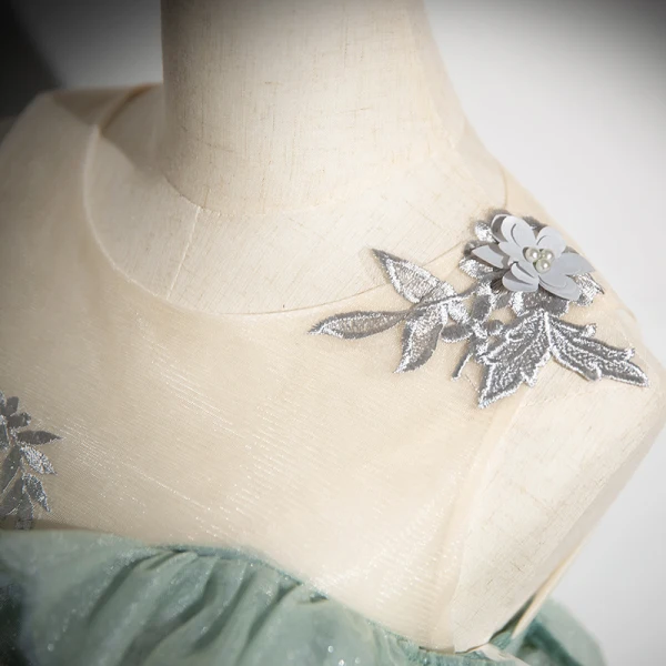 Elegant Sage Green Appliques Lace Flower Pearl Prom Dresses 2024 Ball Gown Scoop Neck Sleeveless Backless Floor-Length / Long Formal Dresses