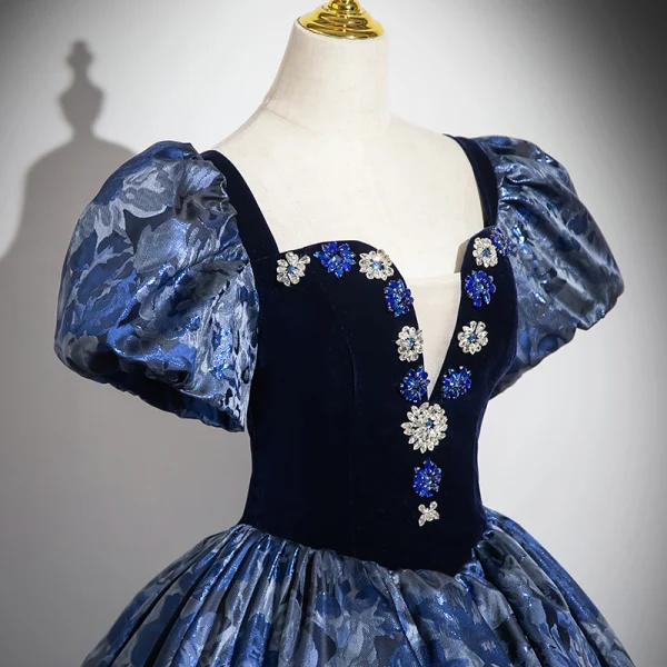 Vintage / Retro Navy Blue Rhinestone Printing Satin Prom Dresses 2024 Ball Gown Square Neckline Puffy Short Sleeve Backless Floor-Length / Long Formal Dresses