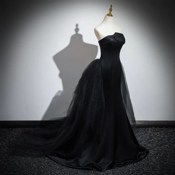 Sexy Black Prom Dresses 2024 Trumpet Mermaid Strapless Sleeveless Backless Sweep Train