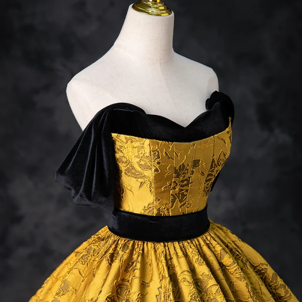 Élégant Noire Doré Impression Robe De Bal 2024 Robe Boule Bustier Sans Manches Dos Nu Longue Promo Robe De Ceremonie