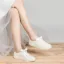 Confortable La Mariée Dentelle Chaussure De Mariée Baskets 2022 Lacer Plate À Bout Rond Chaussures Femmes
