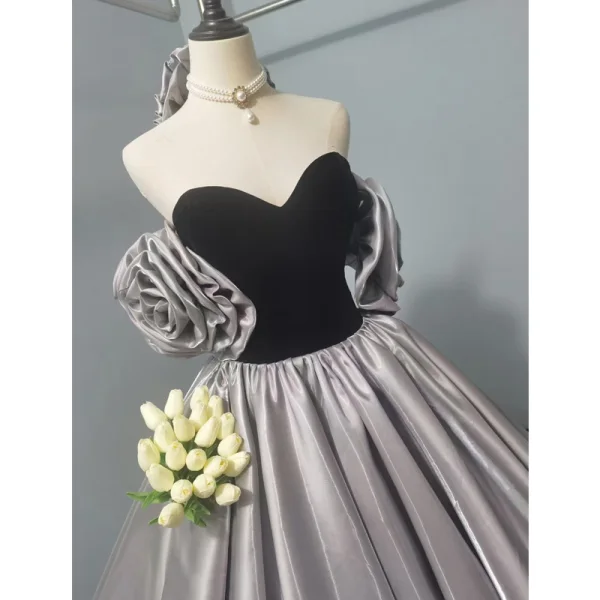 Elegant Silver Grey Ruffle Prom Dresses 2023 Ball Gown Strapless Sleeveless Backless Floor-Length / Long Prom Formal Dresses