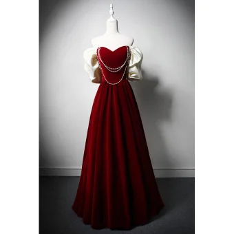Élégant Bordeaux Perle Velours Robe De Bal 2024 Princesse Volants De L Épaule Manches Courtes Dos Nu Longue Promo Robe De Ceremonie