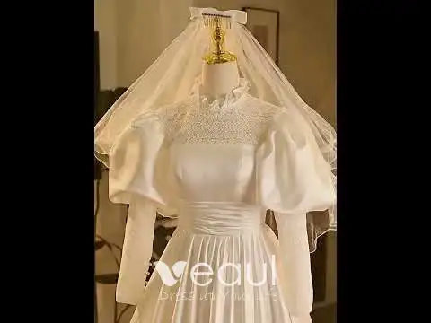 Medieval Vintage / Retro Ivory Satin Lace Wedding Dresses