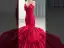 High End Rot Fallende Rüsche Ballkleider 2025 Meerjungfrau Bandeau Schleife Ärmellos Rückenfreies Sweep / Pinsel Zug Ball Festliche Kleider