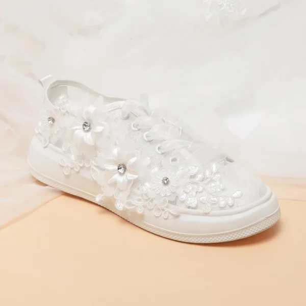 Mode Ivoire En Dentelle Fleur Appliques Faux Diamant Mariage Baskets 2024 4 cm Plateforme À Bout Rond Chaussure De Mariée