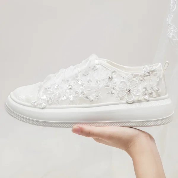 Elegant Ivory Rhinestone Lace Flower Wedding Sneakers 2024 4 cm Platform Round Toe Wedding Shoes