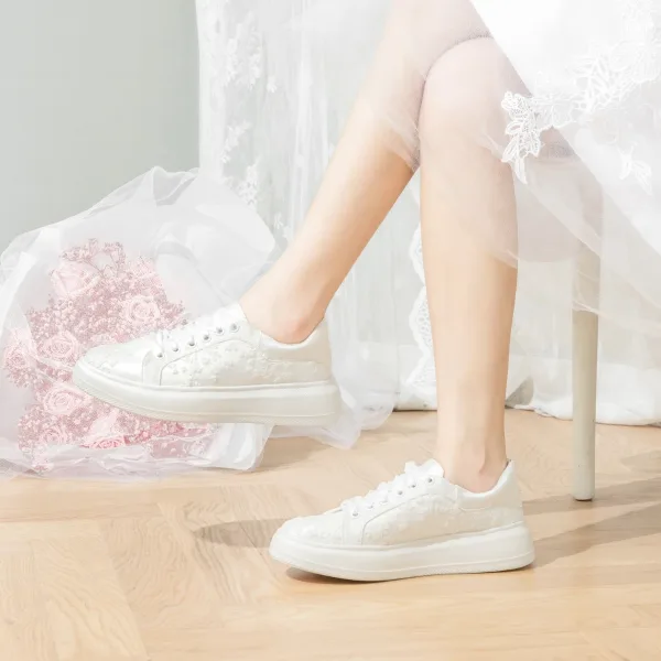 Chic / Belle Ivoire En Dentelle Baskets Chaussure De Mariée 2024 4 cm Plateforme À Bout Rond Mariage Chaussures Femmes