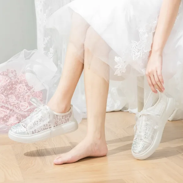 Elegant Ivory Lace Flower Rhinestone Wedding Sneakers 2024 4 cm Platform Round Toe Wedding Shoes
