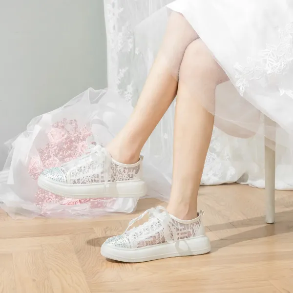 Elegant Ivory Lace Flower Rhinestone Wedding Sneakers 2024 4 cm Platform Round Toe Wedding Shoes