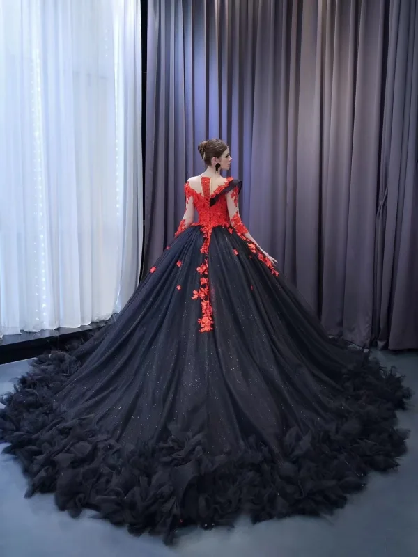 Haut de Gamme Noire En Dentelle Fleur Perlage Paillettes Appliques Tribunal Train Robe De Bal 2024 Robe Boule Encolure Dégagée Manches Longues Promo Robe De Ceremonie