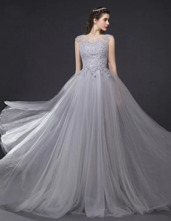 Une Ligne Sans Manches Dentelle Brodée Robe De Bal En Tulle