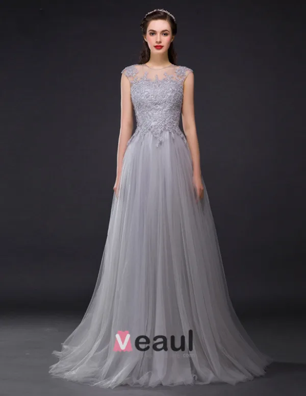 Une Ligne Sans Manches Dentelle Brodée Robe De Bal En Tulle