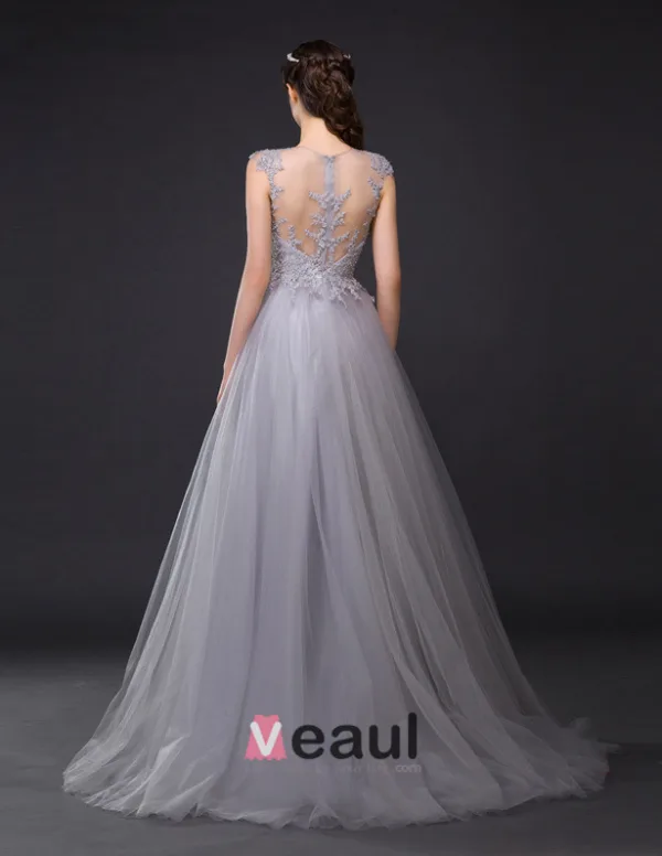 Une Ligne Sans Manches Dentelle Brodée Robe De Bal En Tulle