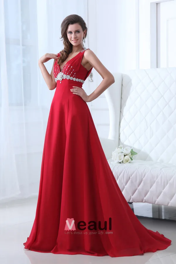 Une Ligne De V-cou Classique Naturelle Rouge Robes De Soirée