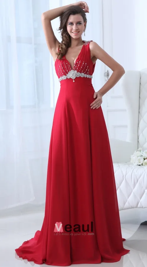 Une Ligne De V-cou Classique Naturelle Rouge Robes De Soirée