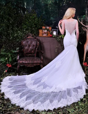 2015 Elegante Mermaid Tiefem V Ausschnitt Sicke Durchbohrt Lange Tailing Tüll Brautkleider