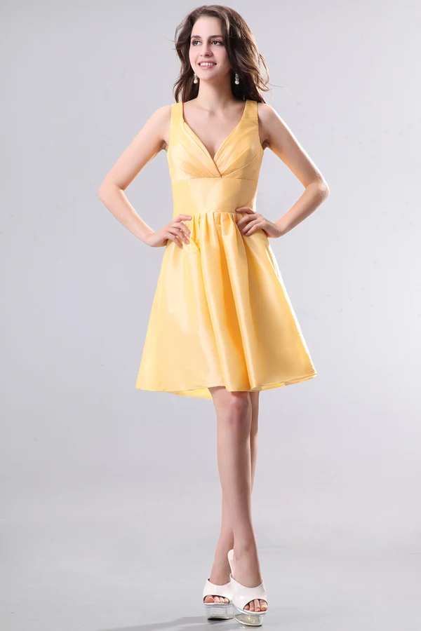 Consummate Taffeta Påskelilje A Linje Kort Brudepike Kjole