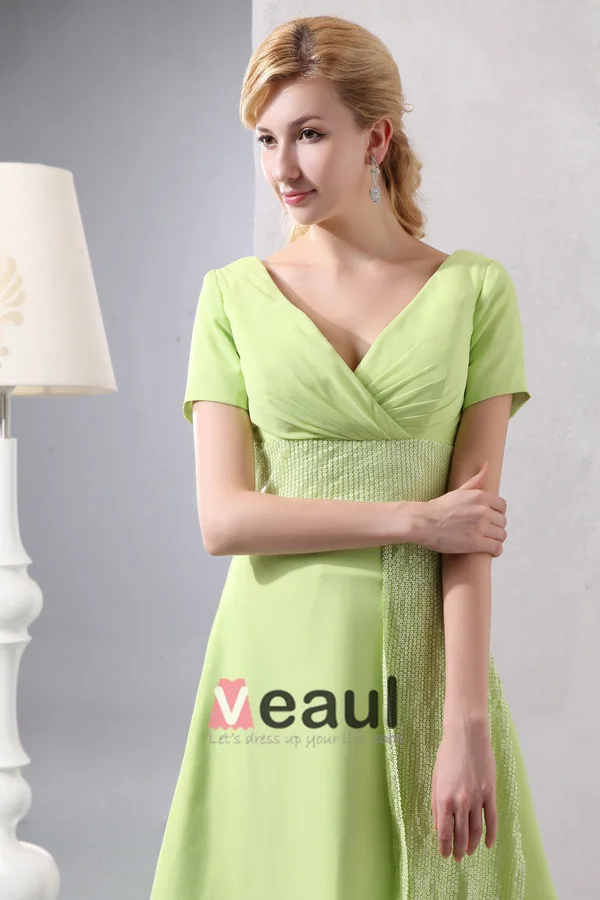 Volleerde Chiffon V-hals Korte Bruidsmeisjes Jurk