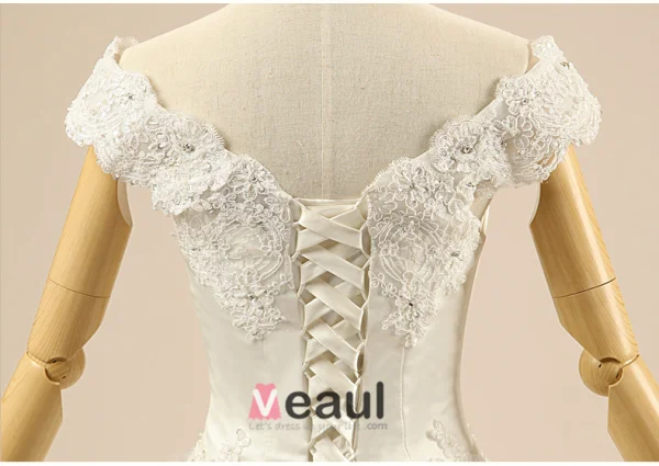 2015 Captivating Off The Shoulder Lace Appliques Beading Wedding Dress Bridal Gown