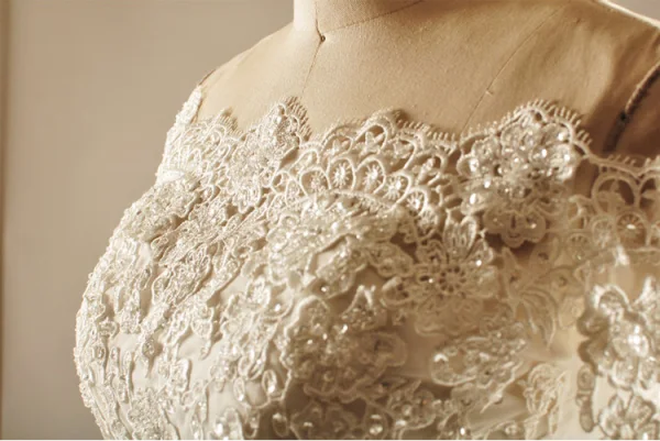 2015 A-line Square Neckline Pierced Lace Flowers Beach Wedding Dresses