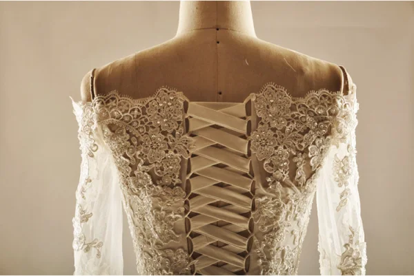 2015 A-line Square Neckline Pierced Lace Flowers Beach Wedding Dresses